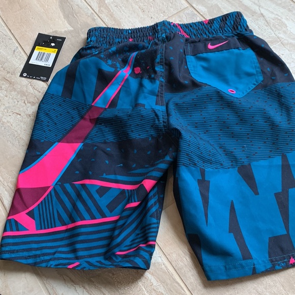 Nike swim trunks boys medium - Picture 4 of 4